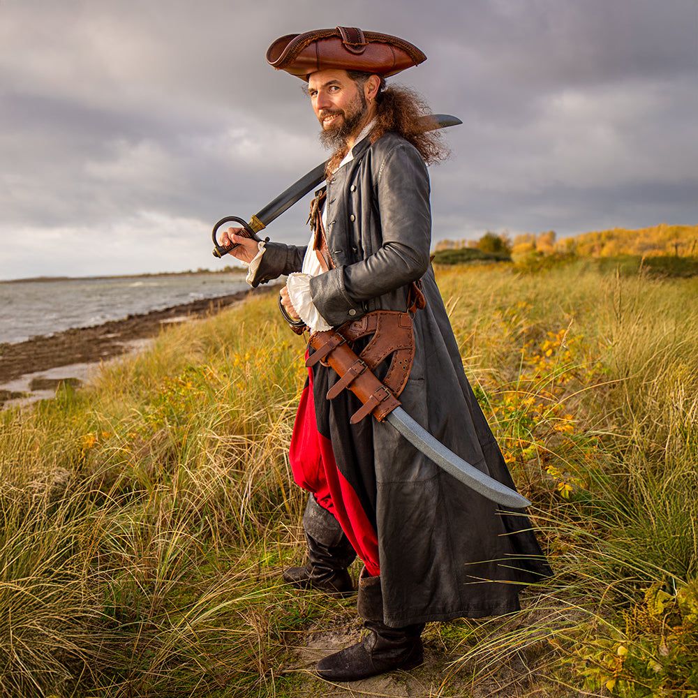Pirate weapons for costumes and parties? (Fun ideas to create pirate looks)