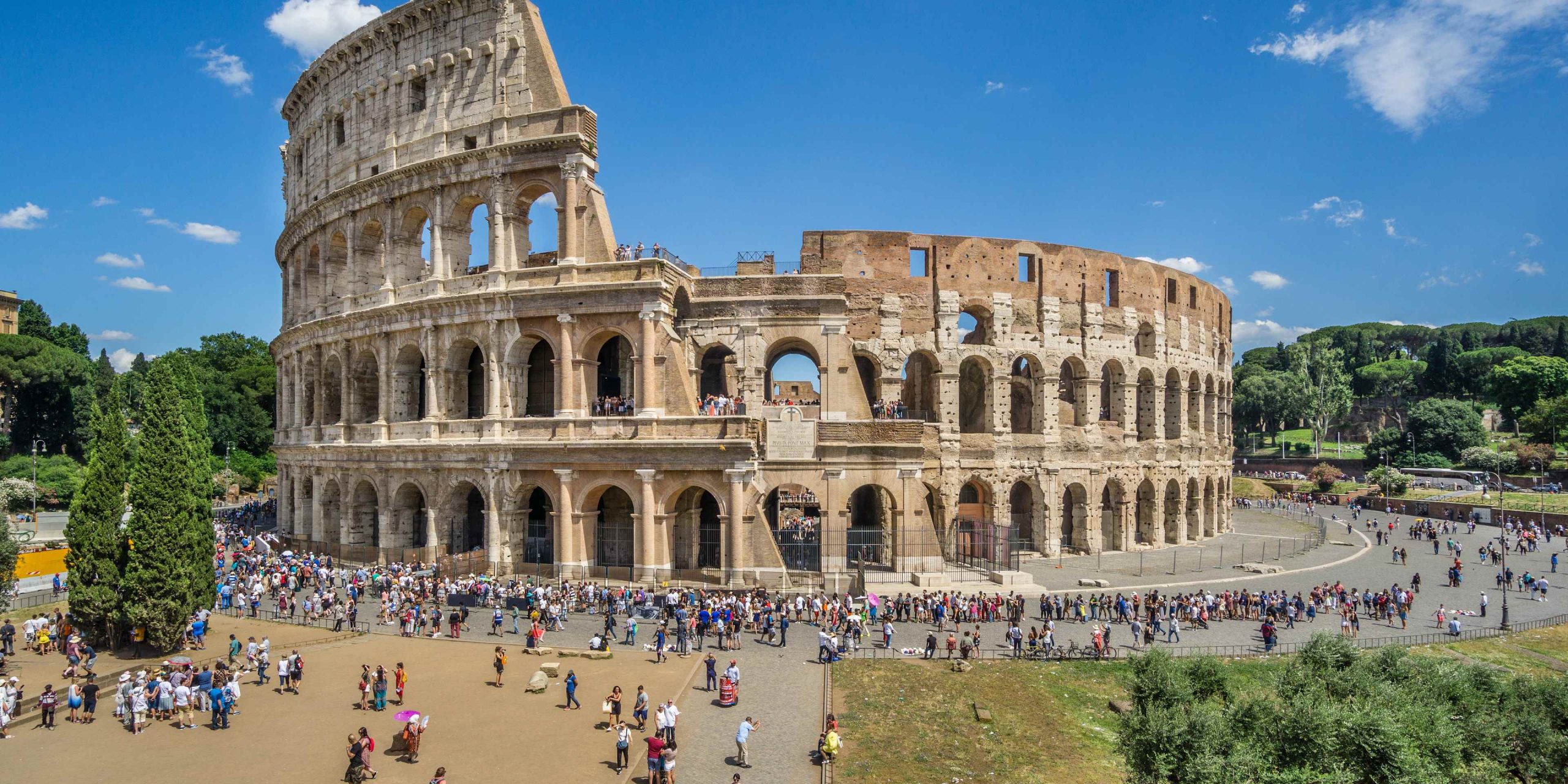 Why was the Colosseum built? (The story behind it explained!)