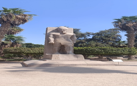 What is Japanese Sphynx Statue? (Simple facts and history for you)