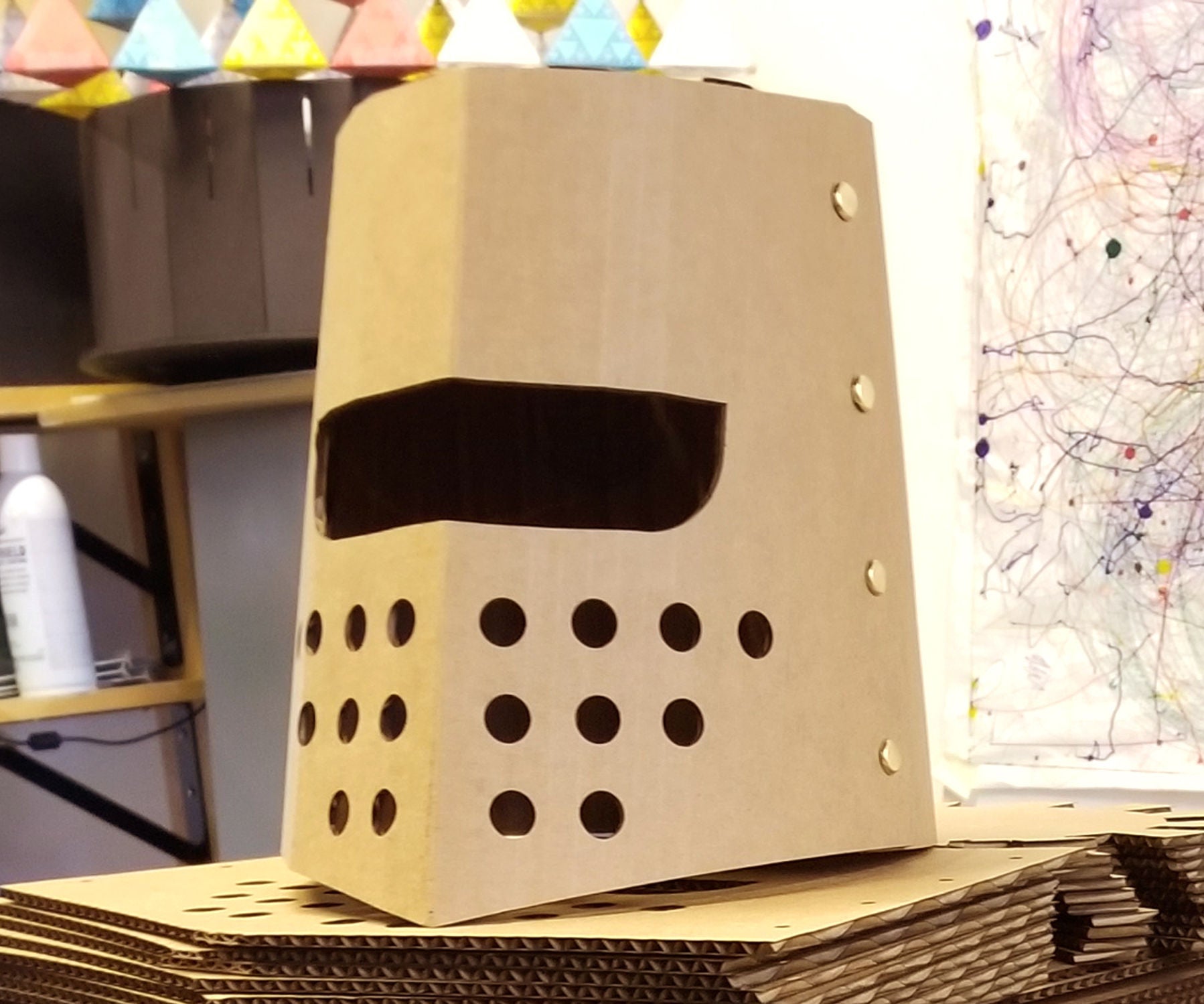 DIY projects for making a medieval helmet knight at home (Beginner friendly ideas with material lists!)
