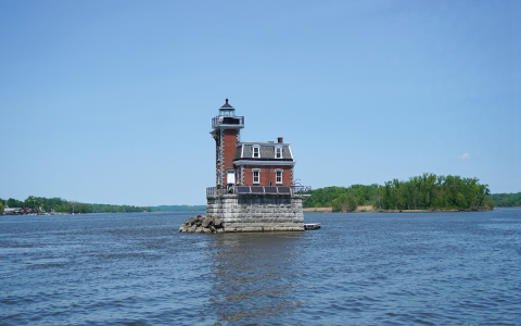 Who Named Hudson River? Meet Explorer Behind Famous Waterway!