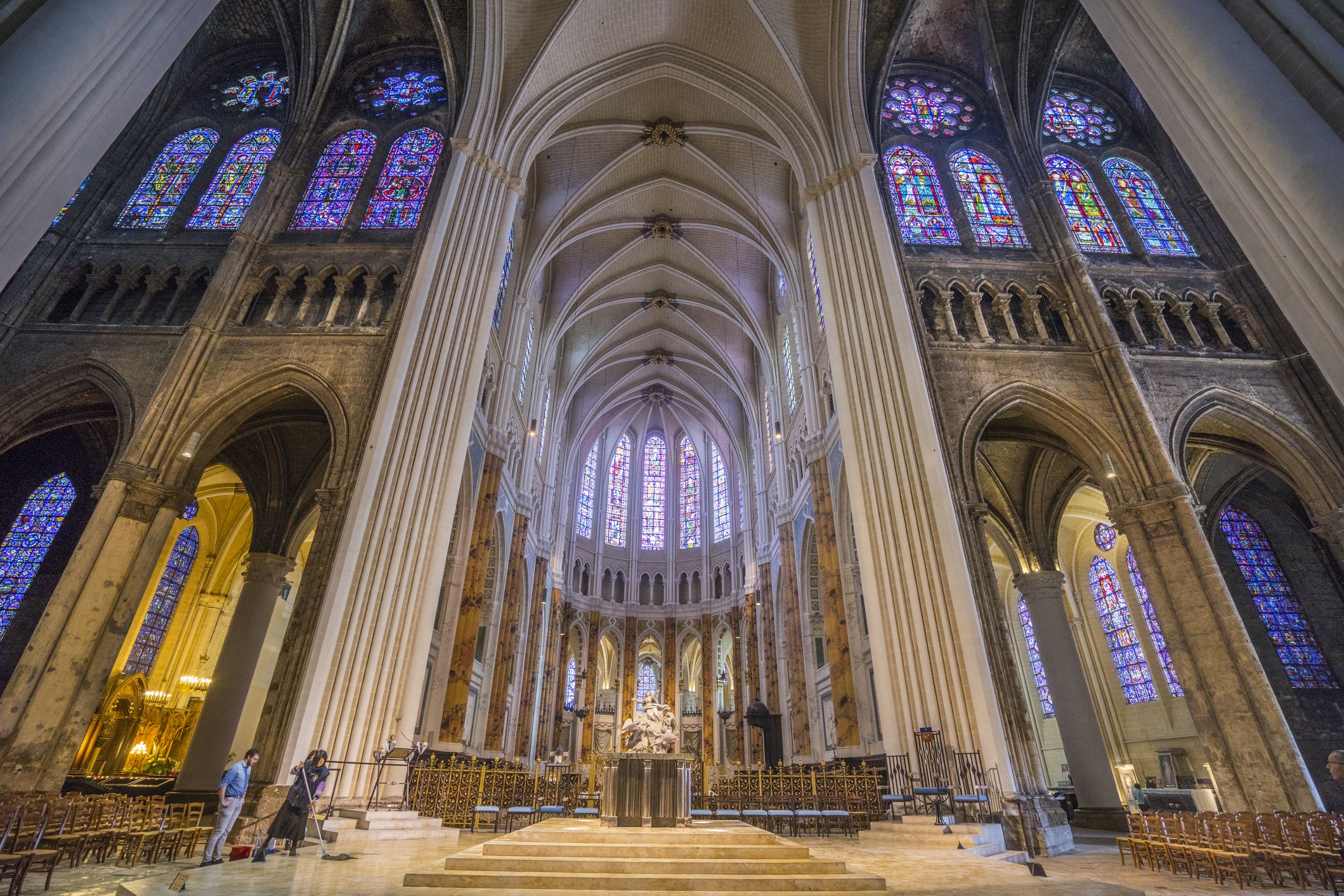 Visiting Greatest Gothic Cathedrals? You Must See These Famous Features Inside