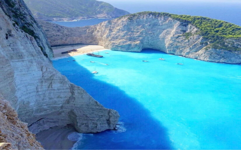 Most beautiful Greek islands revealed? Discover these stunning gems right here!