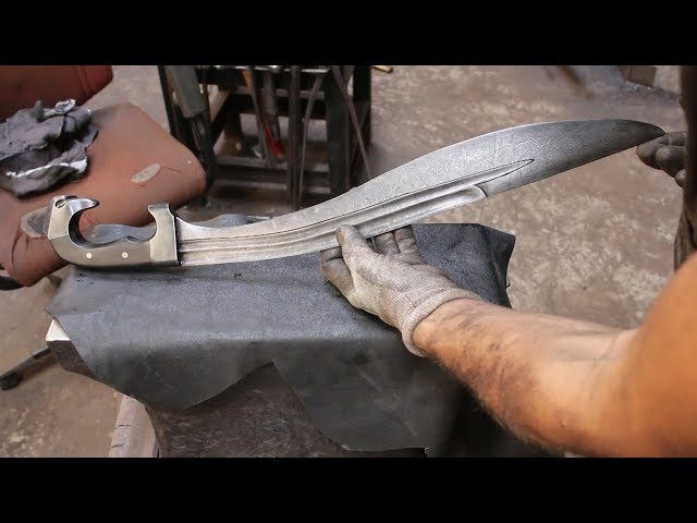How to Use Falcata Sword Basic Techniques for Starters