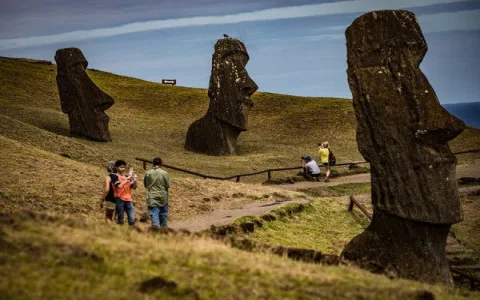How moai easter island heads were moved discover ancient mystery tricks